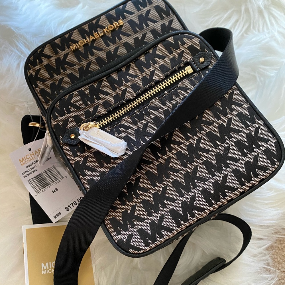 Michael kors crossbody